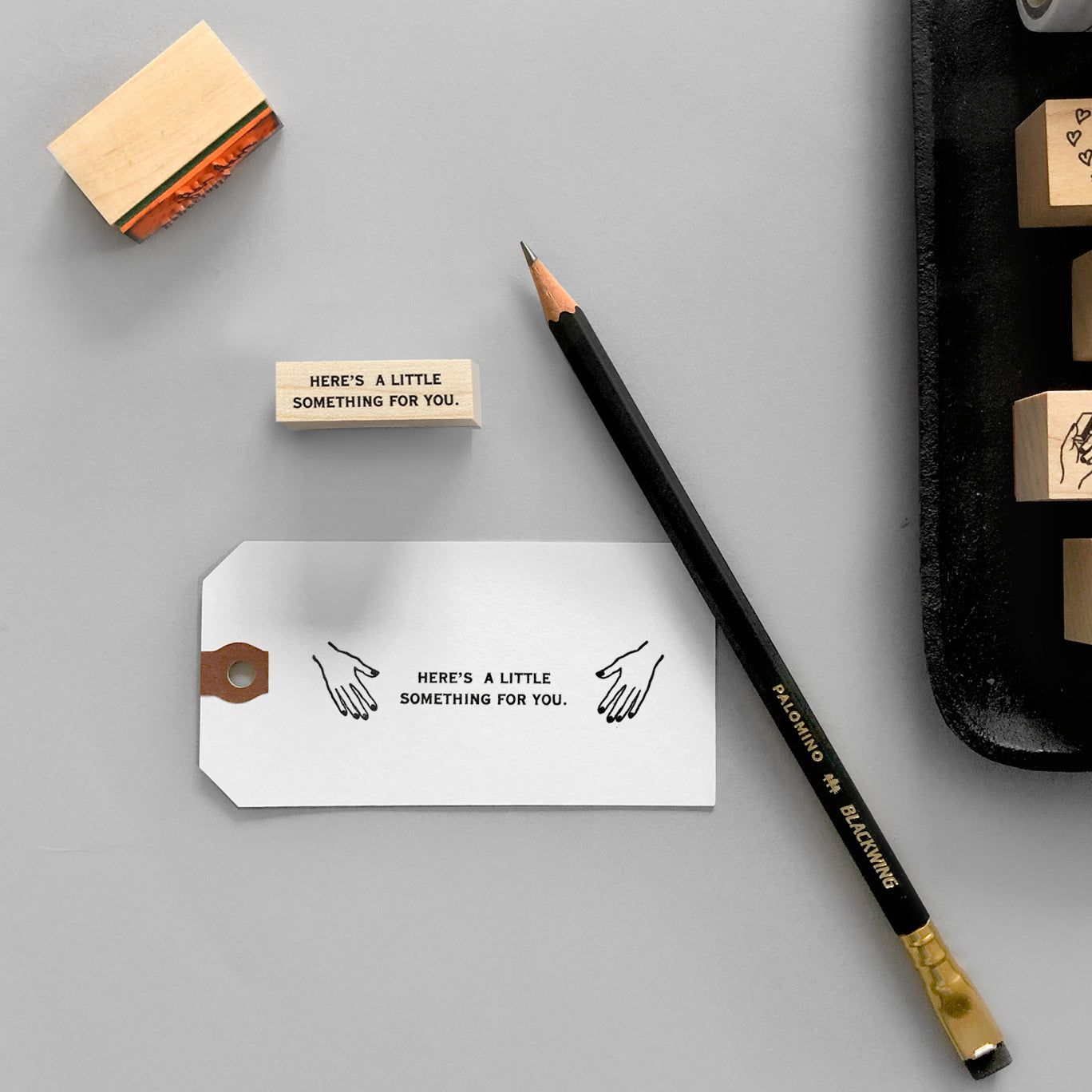 〈MESSAGE〉HERE’S A LITTLE SOMETHING FOR YOUスタンプ|ささやかなものですが